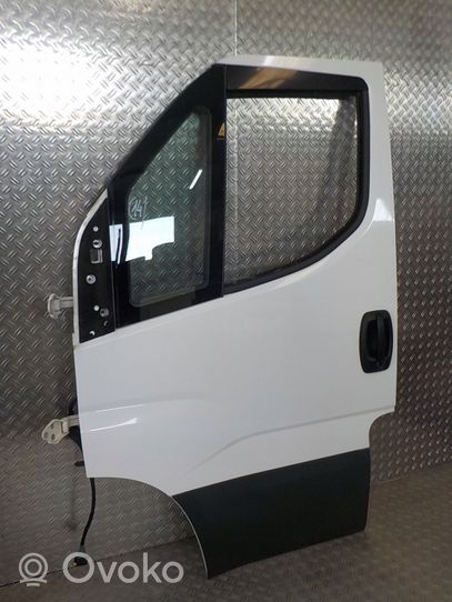 Iveco Daily 6th gen Porte avant 