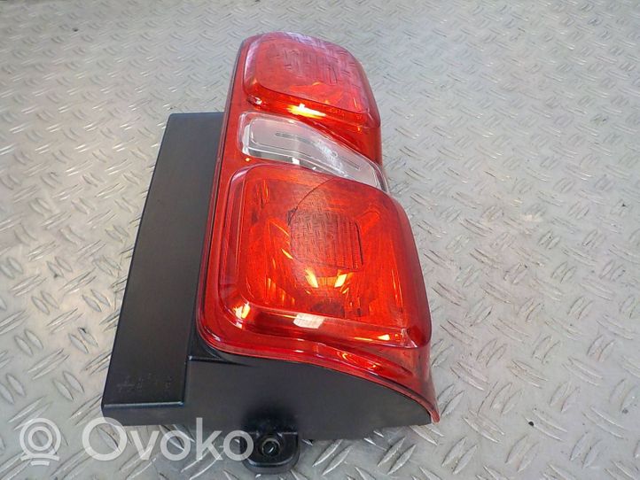 Toyota Proace Feux arrière / postérieurs 9808243080