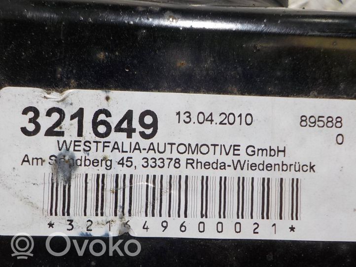 Volkswagen Multivan T5 Hak holowniczy 7H0092155A