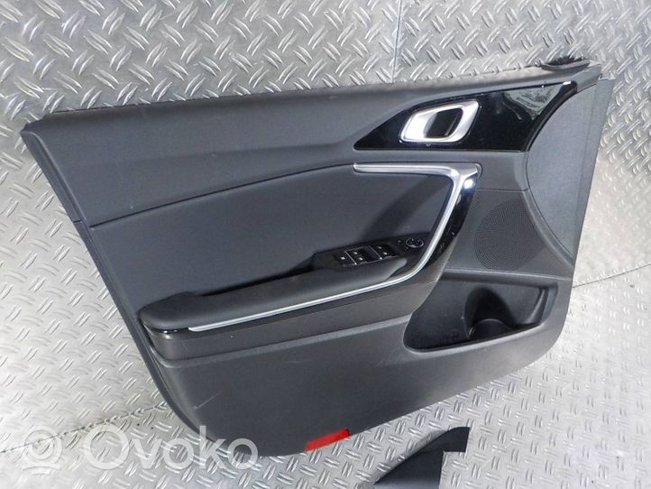 KIA Ceed Apmušimas slankiojančių durų (obšifke) 82350J7000