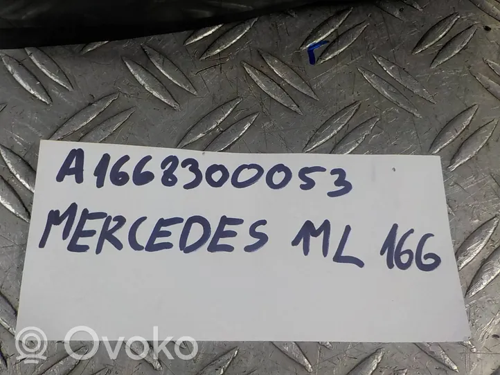 Mercedes-Benz ML AMG W166 Conducto de aire del habitáculo A1668300053