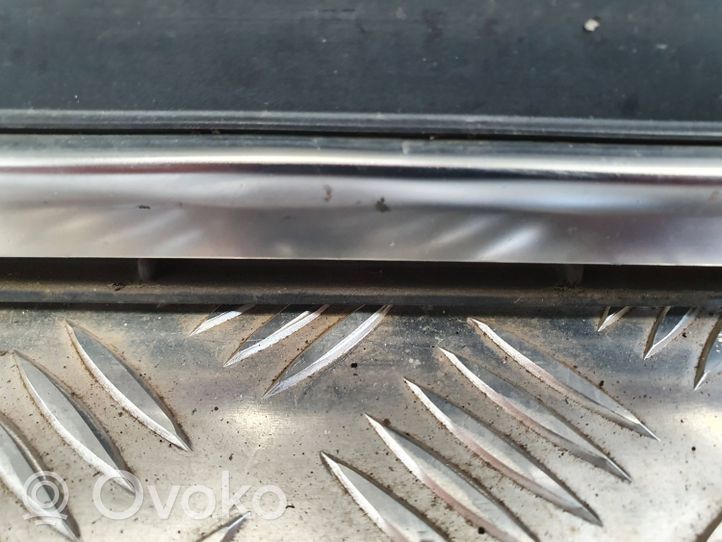 Audi Q2 - Grille calandre supérieure de pare-chocs avant 81A853651