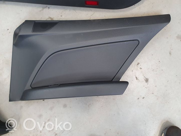 Mercedes-Benz E C207 W207 Set di rivestimento sedili e portiere 