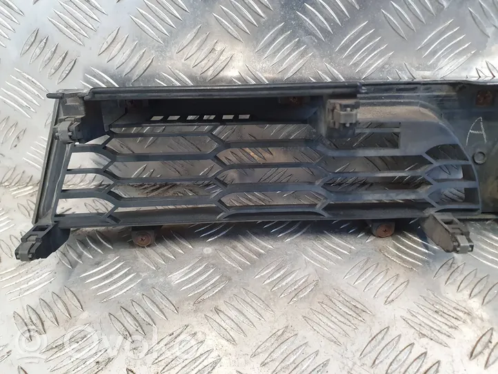 Mitsubishi Galant Grille calandre supérieure de pare-chocs avant MR441120