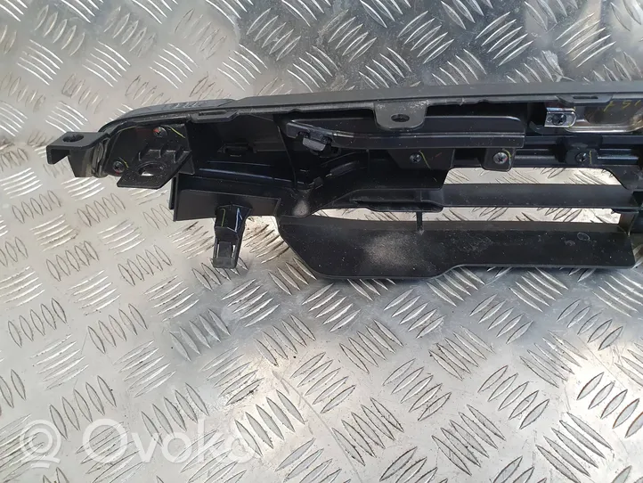 Isuzu D-Max Maskownica / Grill / Atrapa górna chłodnicy 8976751531