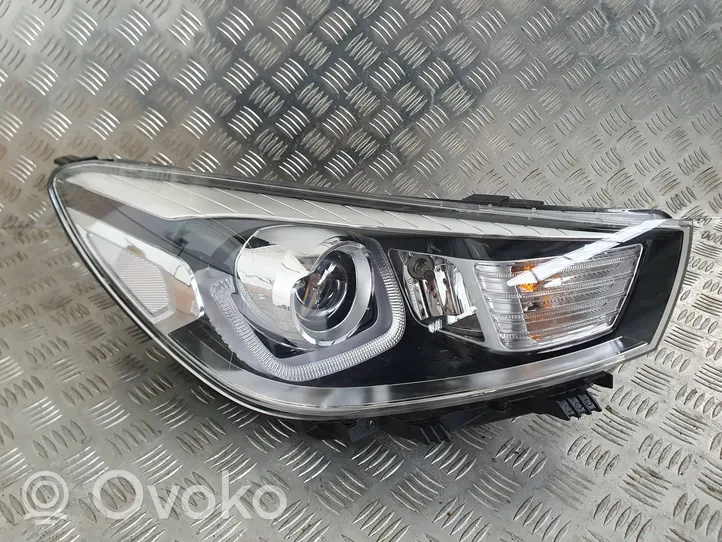 KIA Rio Lampa przednia 92102H8730