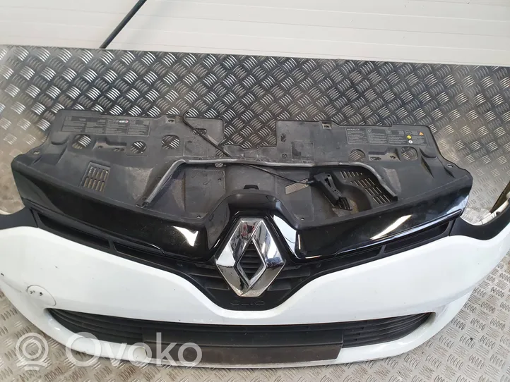 Renault Clio IV Zderzak przedni 