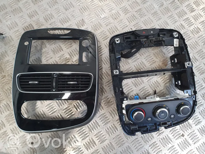 Renault Clio IV Panel klimatyzacji 682606856R