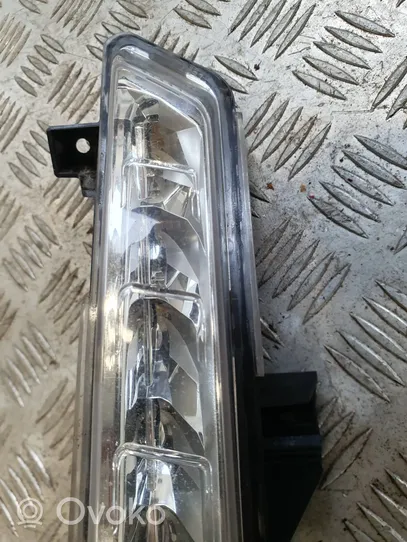 Renault Clio IV LED-päiväajovalo 266051034R