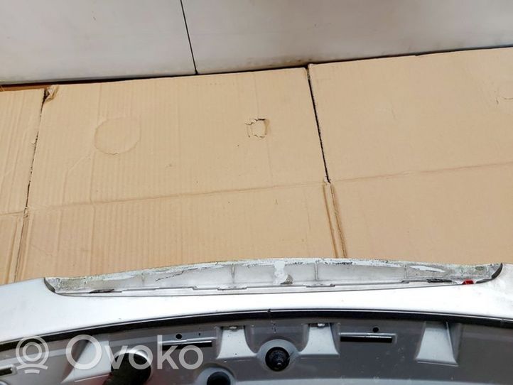 Hyundai i30 Spoiler tylnej szyby klapy bagażnika 