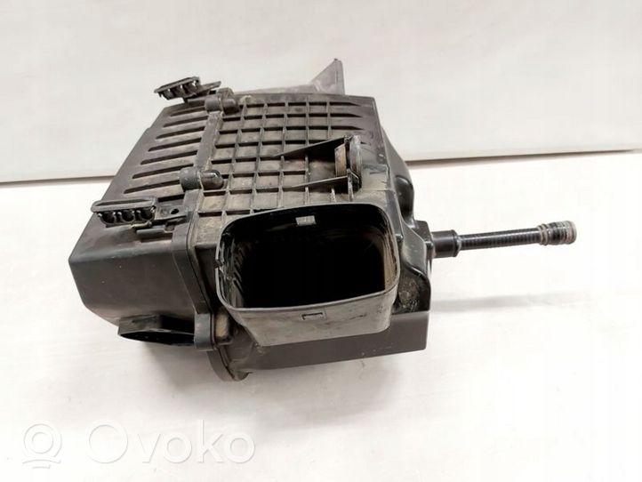 Skoda Fabia Mk2 (5J) Osłona / Obudowa filtra powietrza 6R0129601C 