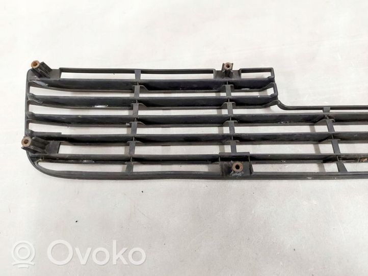 Mitsubishi Galant Grille inférieure de pare-chocs avant MR441074