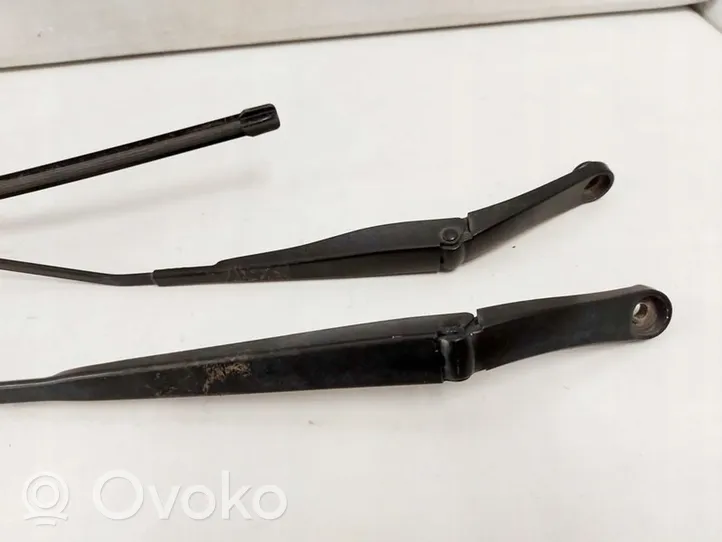 Fiat 500L Žibintų valytuvų kojelių komplektas W000036353