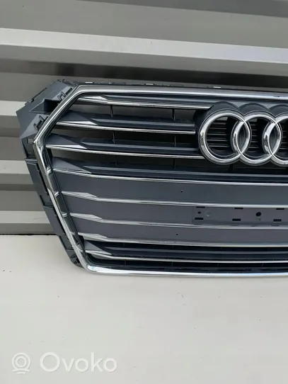 Audi A4 S4 B9 Maskownica / Grill / Atrapa górna chłodnicy 8W0853653BR