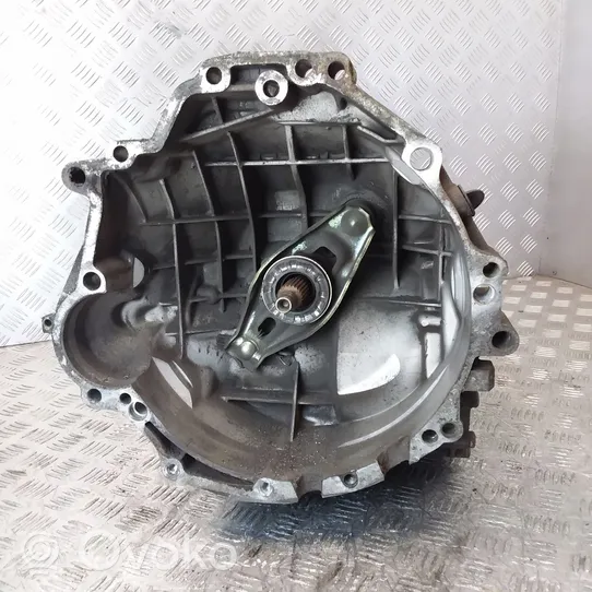 Audi A4 S4 B7 8E 8H Mechaninė 6 pavarų dėžė JEM