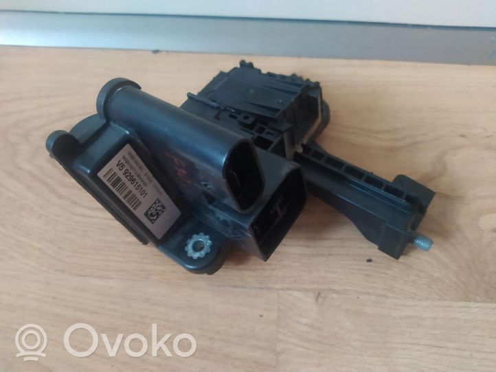 BMW 3 E30 Fusibile relè della batteria 929615101