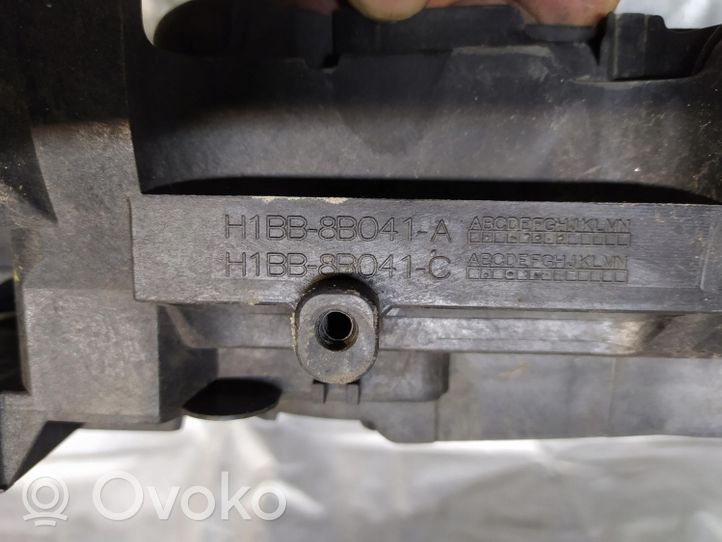 Ford Fiesta Jäähdyttimen kehyksen suojapaneeli H1BB-8B041-A