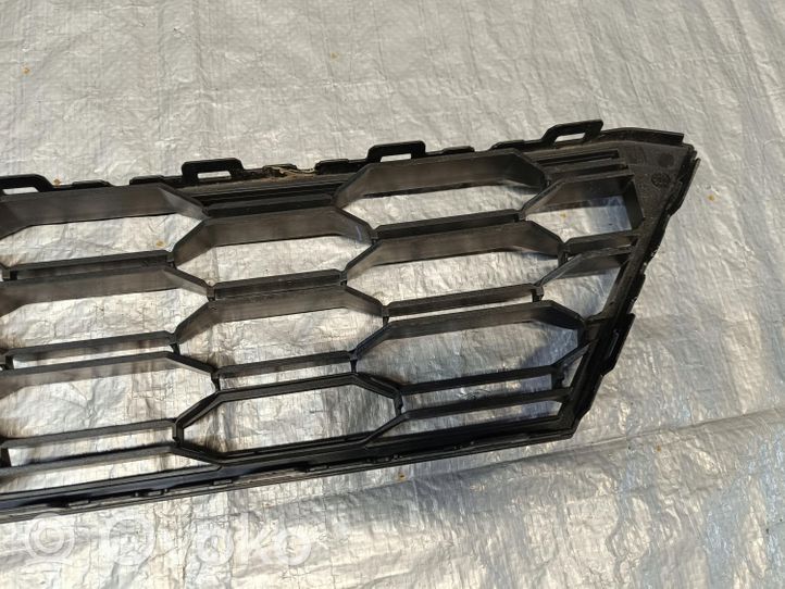 Seat Ibiza V (KJ) Grille inférieure de pare-chocs avant 6F0853667A