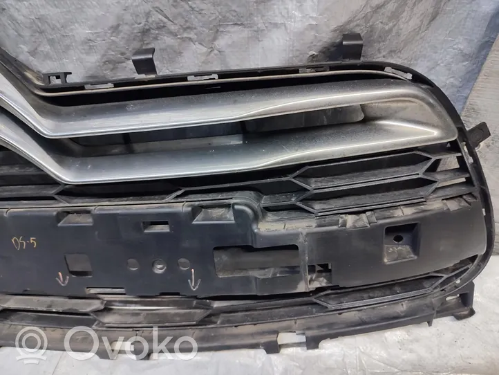 Citroen DS5 Maskownica / Grill / Atrapa górna chłodnicy 9673279177