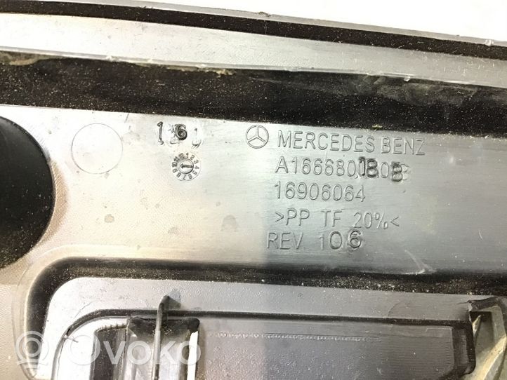 Mercedes-Benz GLE (W166 - C292) Rivestimento vano piedi laterale A1666801808