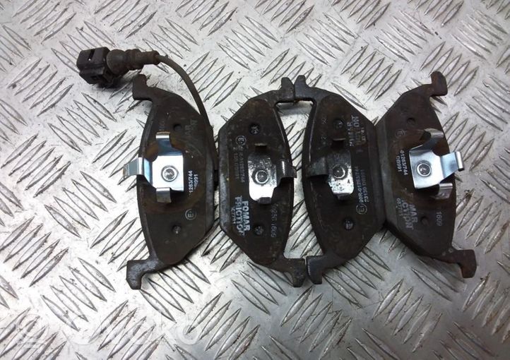 Skoda Octavia Mk2 (1Z) Brake pads (front) 