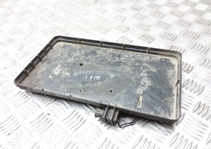 Toyota Corolla Verso AR10 Boîte de batterie 744310F010