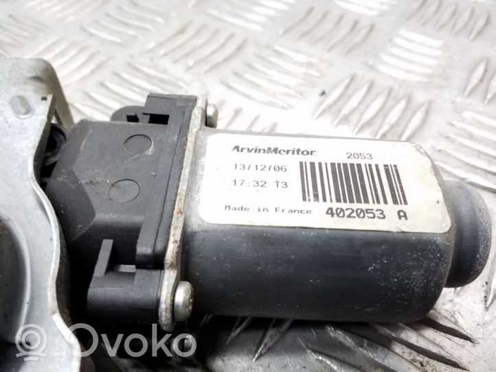 Nissan Qashqai Takaoven ikkunan nostin moottorilla 402053A