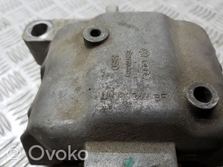 Volkswagen Bora Moottorin kiinnikekorvake 1J0199262BF