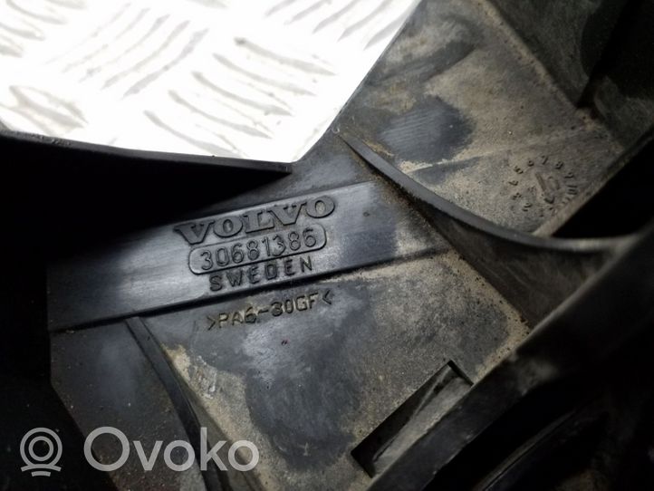 Volvo V50 Support de câble levier de vitesse 30681386