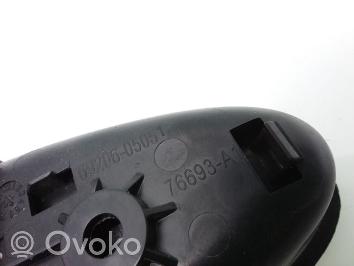 Toyota Avensis T270 Galinė atidarymo rankenėlė vidinė 6920605051