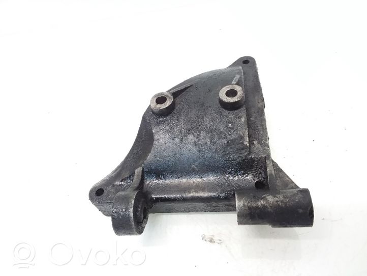 Audi A4 S4 B7 8E 8H Staffa di montaggio del compressore dell’A/C 059260885F