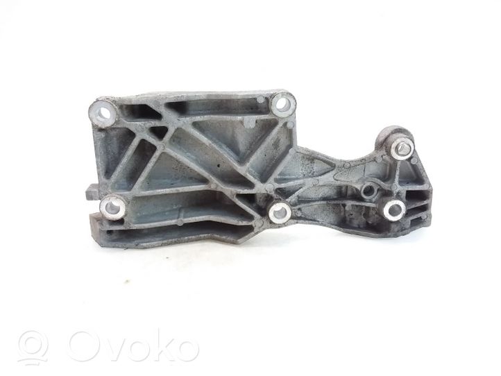 Skoda Roomster (5J) Supporto del generatore/alternatore 045903143E