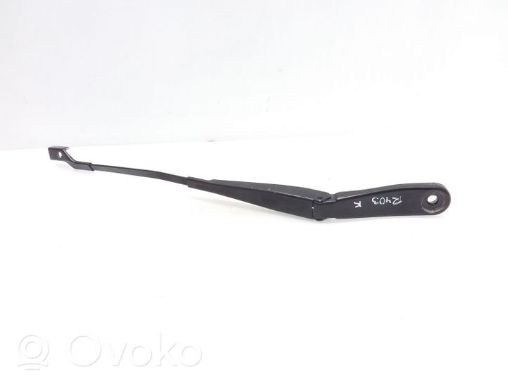 Volvo XC60 Front wiper blade arm 30753525