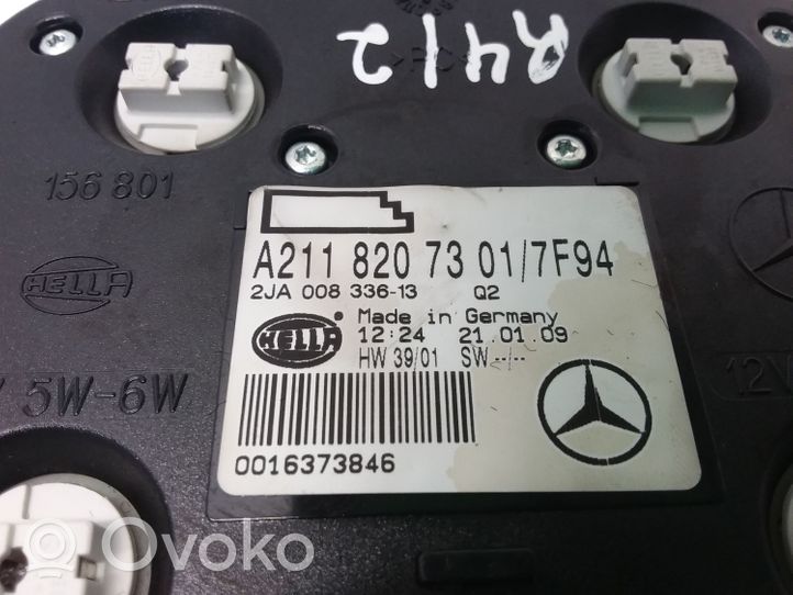 Mercedes-Benz E W211 Illuminazione sedili posteriori A2118207301