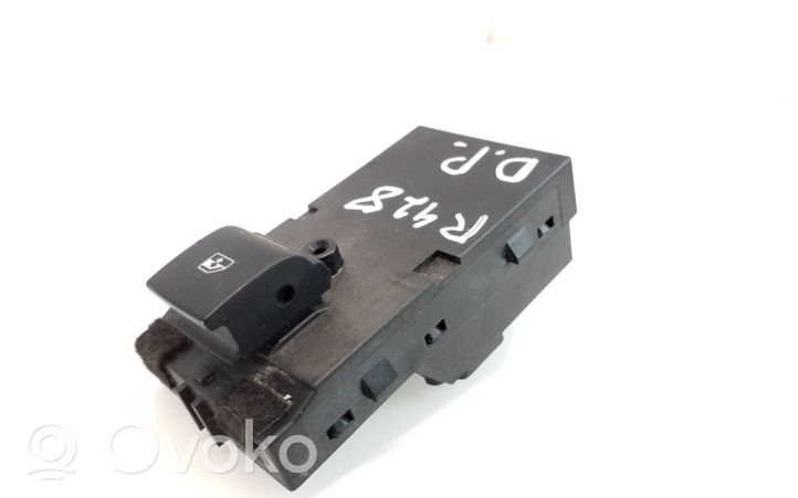 Opel Zafira C Electric window control switch 13301886