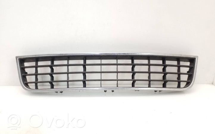 Audi A6 S6 C5 4B Etupuskurin alempi jäähdytinsäleikkö 4B0807683L