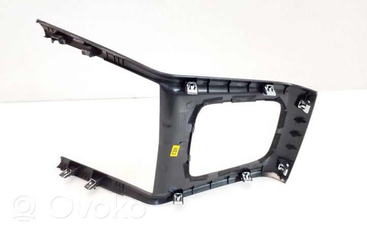 Opel Antara Rivestimento in plastica cornice della leva del cambio 96661793