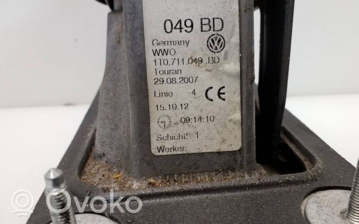 Volkswagen Caddy Lewarek zmiany biegów / górny 1T0711049BD