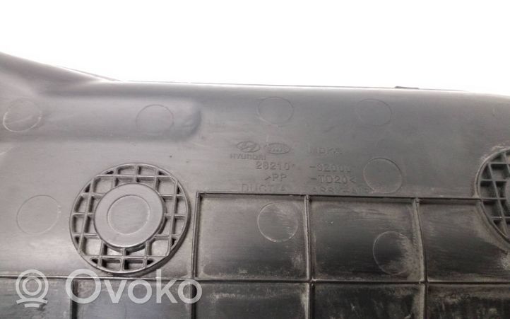 Hyundai i40 Oro paėmimo kanalo detalė (-ės) 282103Z000