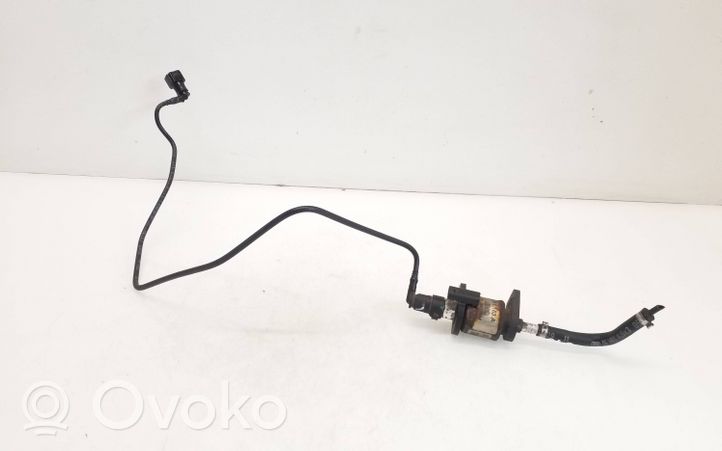 Audi A6 S6 C7 4G Pompa del combustibile del riscaldamento ausiliario Webasto 8K0963303