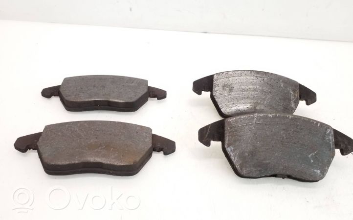 Volkswagen Caddy Brake pads (front) 