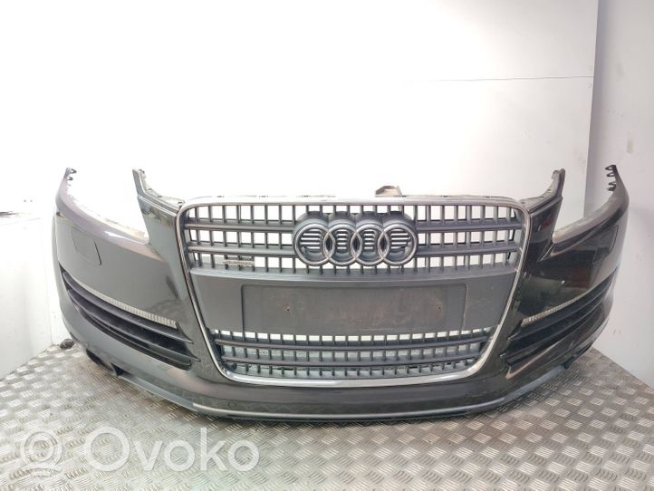 Audi Q7 4L Zderzak przedni 4L0807437