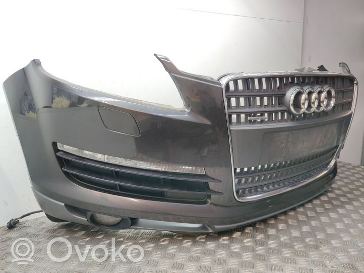 Audi Q7 4L Zderzak przedni 4L0807437