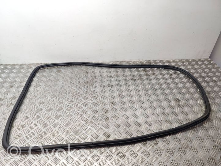 Audi Q7 4L Rear door rubber seal (on body) 