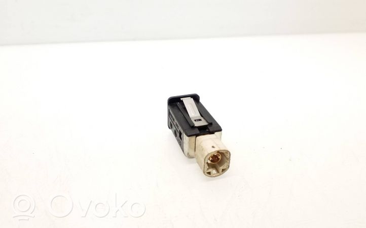 BMW 5 F10 F11 USB socket connector 9167196