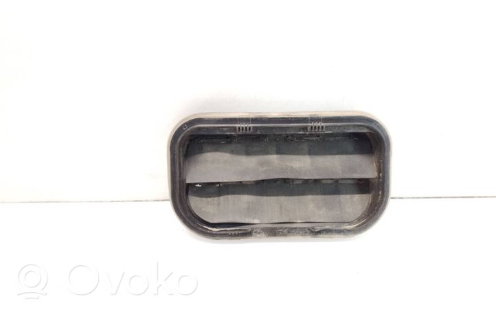 Volkswagen Caddy Quarter panel pressure vent 7L0819181