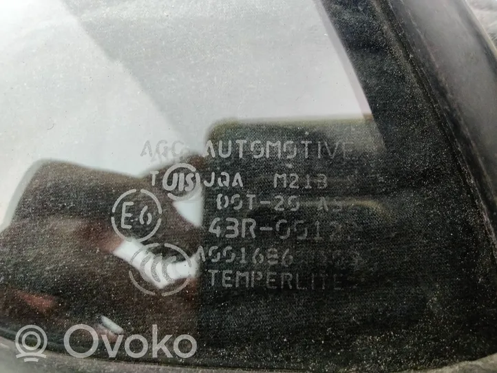 Suzuki Grand Vitara II Vetro del deflettore posteriore 43R00122