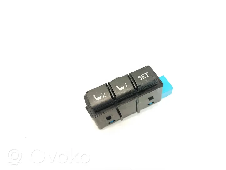 Toyota RAV 4 (XA40) Interruptor de memoria del asiento 2241082