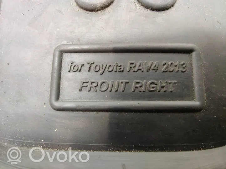 Toyota RAV 4 (XA40) Zestaw dywaników samochodowych 