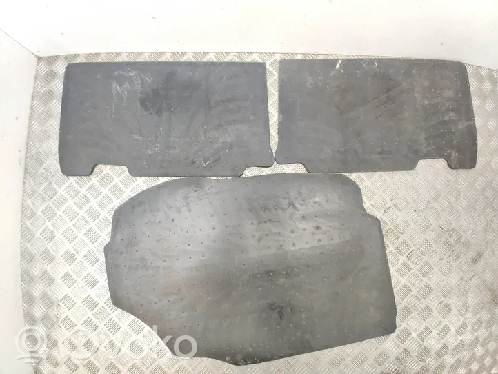 Toyota RAV 4 (XA40) Set di tappetini per auto 